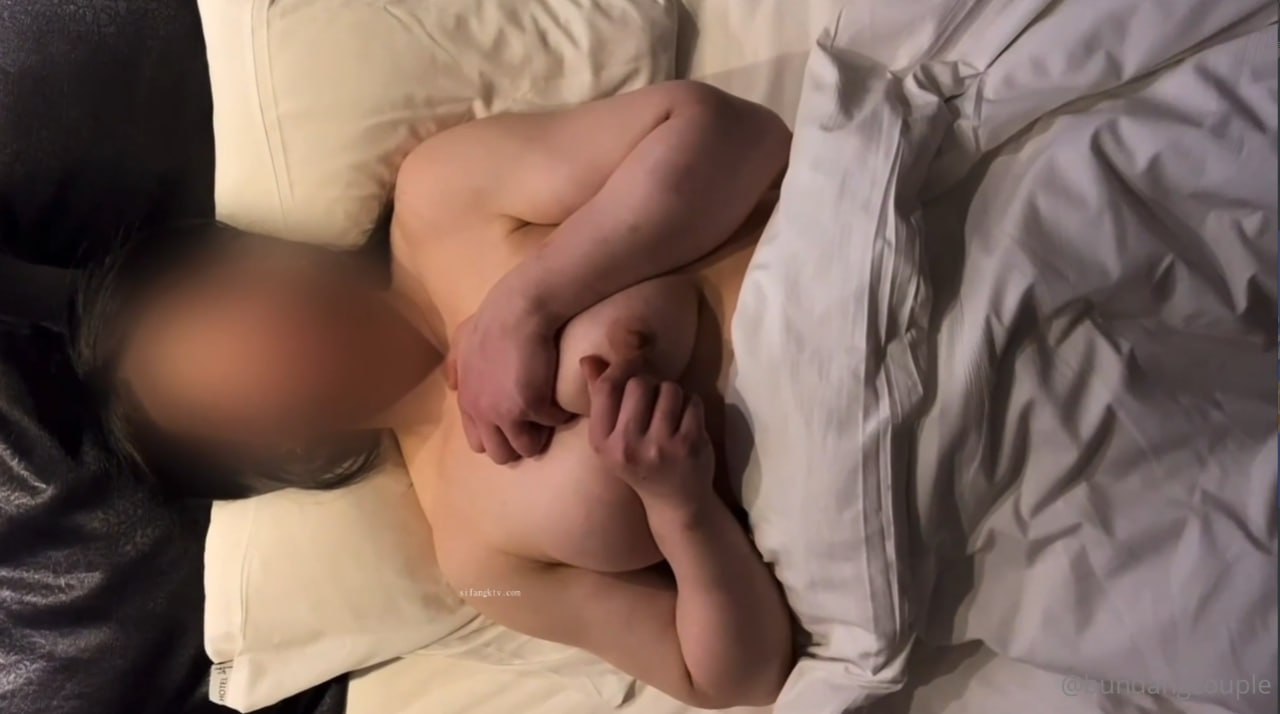 FOCS-158 セクハラ巨根整体師にカラダを許したスポーツ美少女 本気イキ大量潮吹き性交